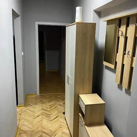 - Center דירה